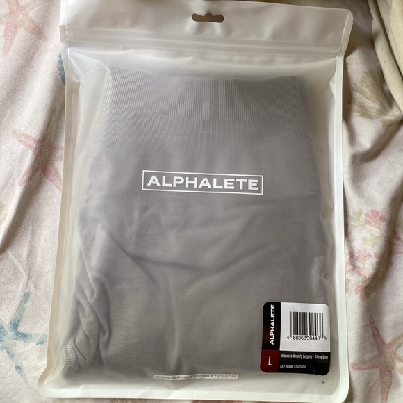 Alphalete Amplify Legging in Storm Grey - Picture 3 of 3